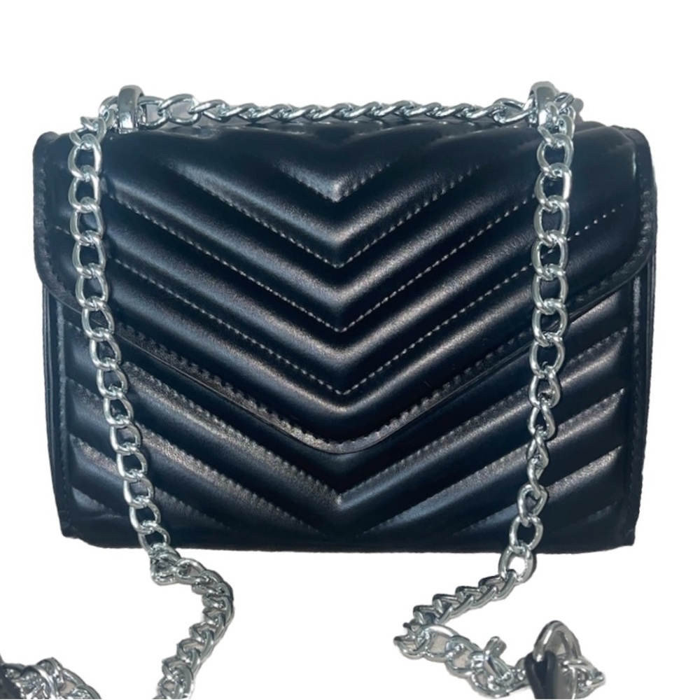 Black crossbody purse with chain